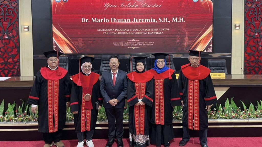 Dr. Mario Ihutan Jeremia Nainggolan, S.H., M.H. Resmi Meraih Gelar Doktor pada Sidang Ujian Terbuka Fakultas Hukum Universitas Brawijaya